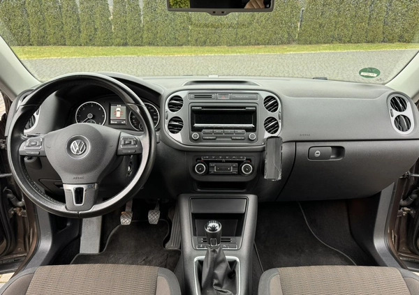 Volkswagen Tiguan cena 46900 przebieg: 229112, rok produkcji 2011 z Drobin małe 379